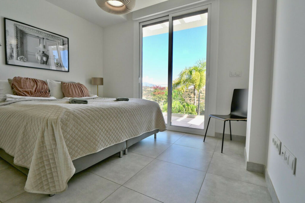Middle Floor Apartment La Cala de Mijas Málaga - image 4
