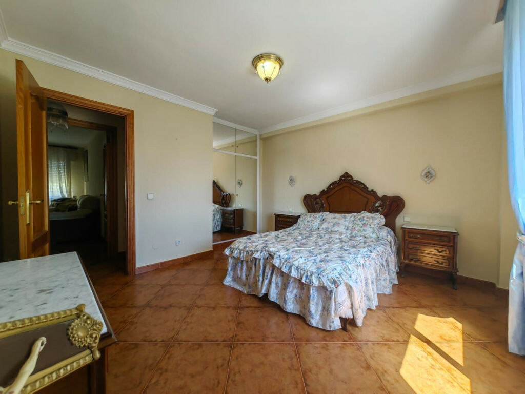 Middle Floor Apartment San Pedro de Alcántara Málaga - image 4