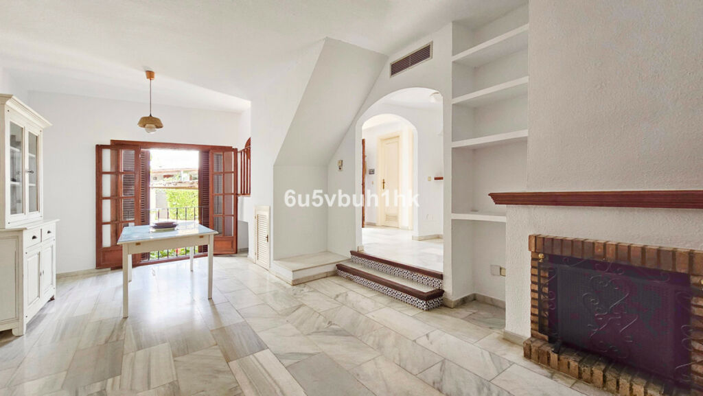 Townhouse Estepona Málaga - image 4
