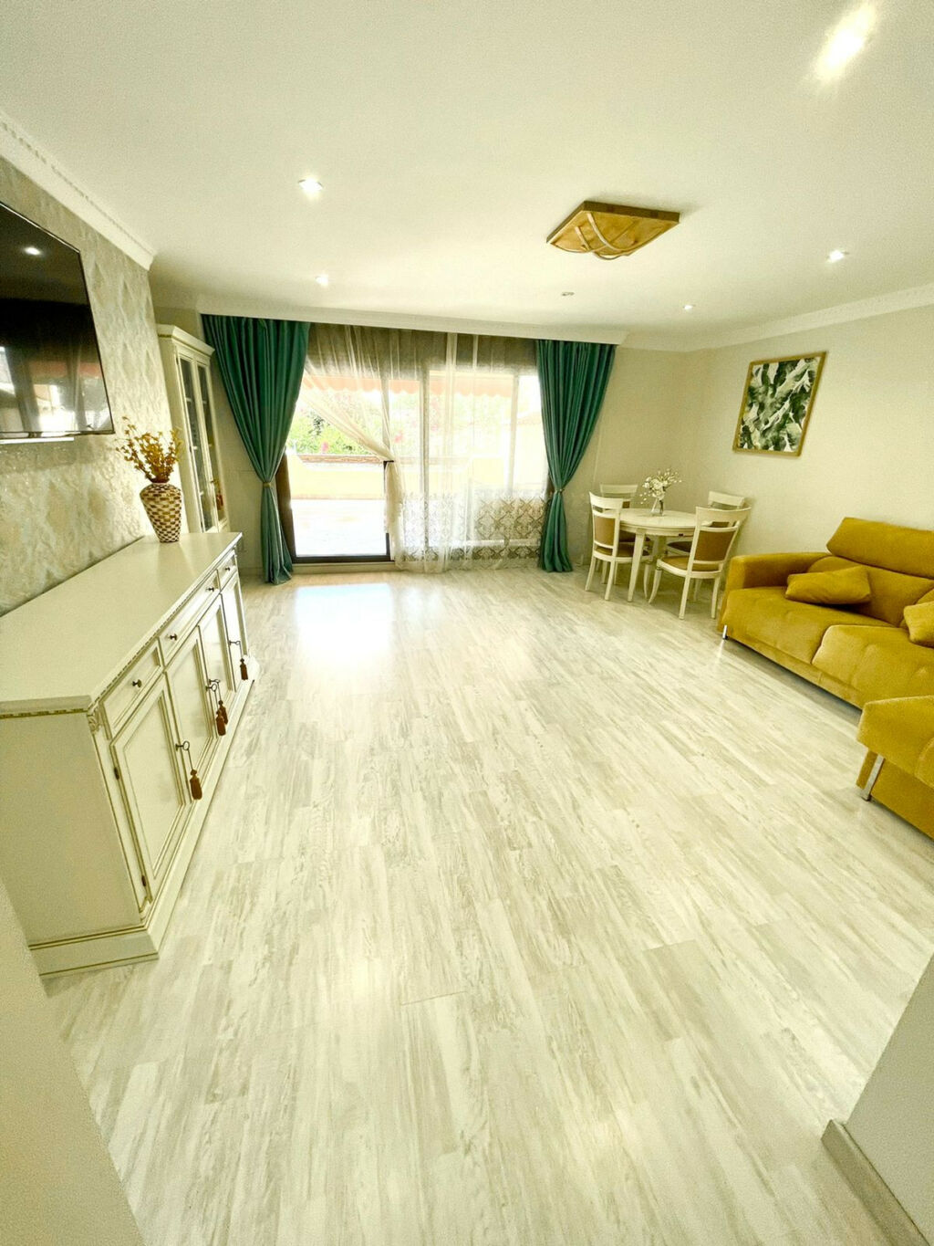 Ground Floor Apartment Benahavís Málaga - image 4