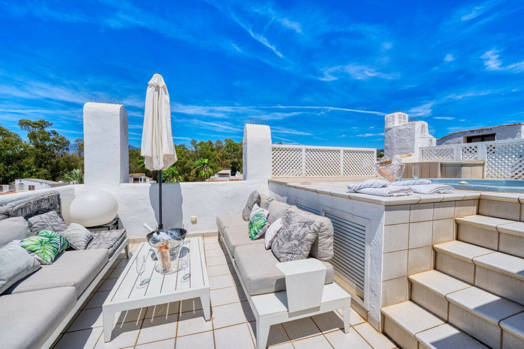 Penthouse Elviria Málaga - image 4