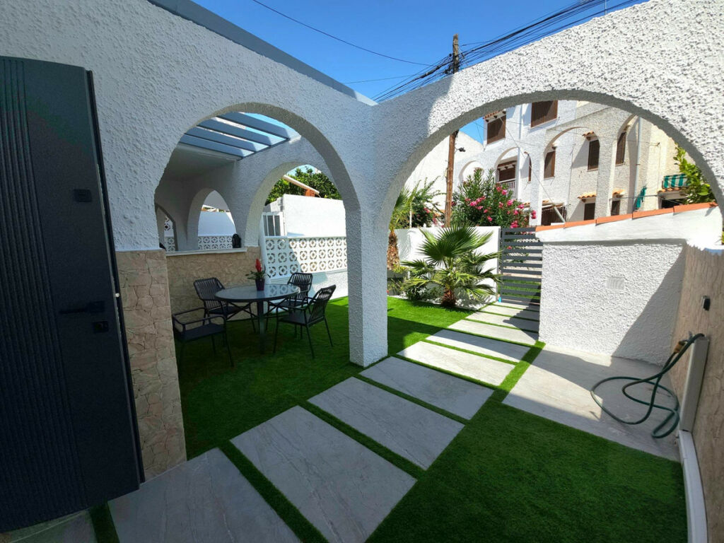 Bungalow Torrevieja Alicante - image 4