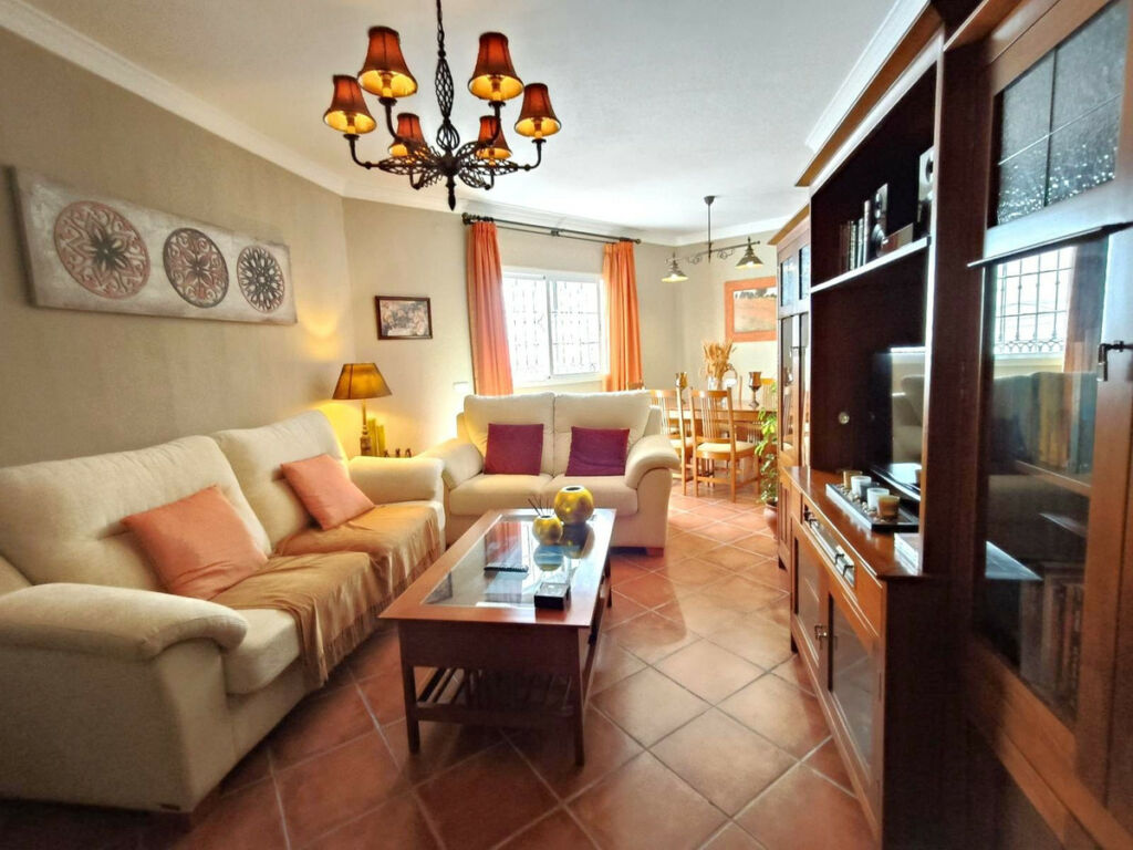 Townhouse Manilva Málaga - image 4