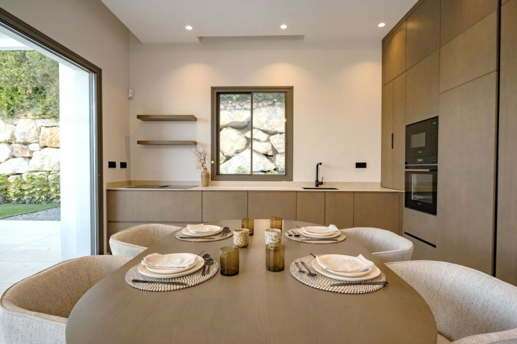Detached Villa Estepona Málaga - image 4