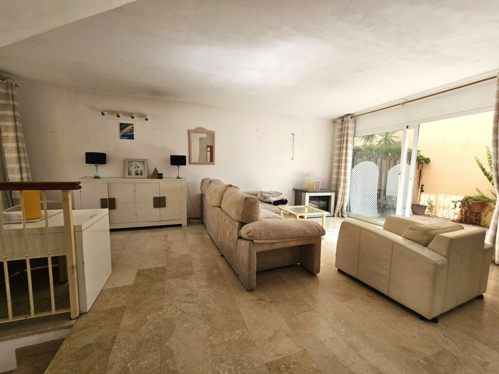 Semi-Detached House Nueva Andalucía Málaga - image 4