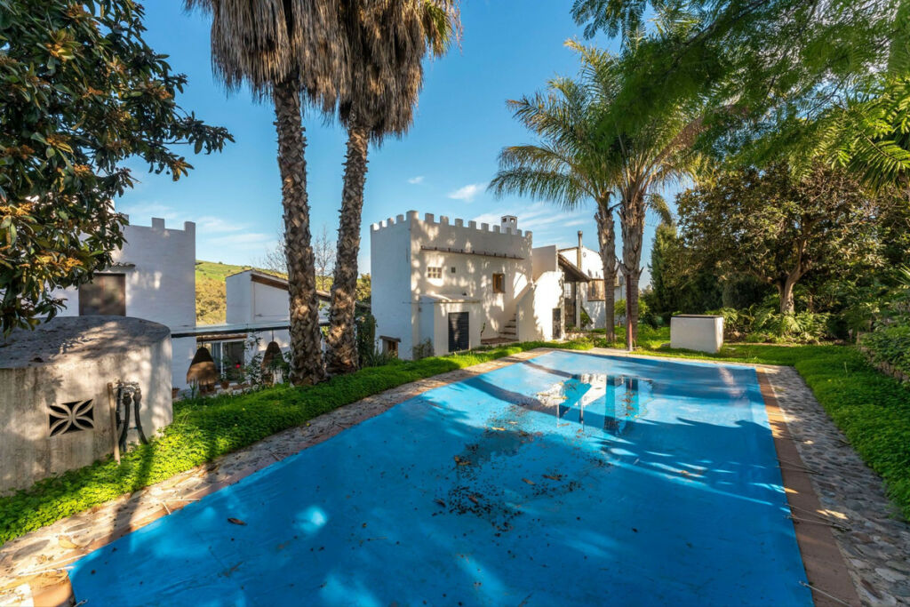 Detached Villa Coín Málaga - image 4