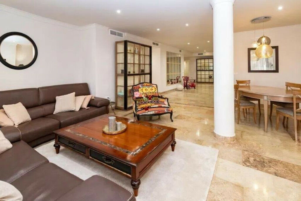 Ground Floor Apartment The Golden Mile Málaga - image 4