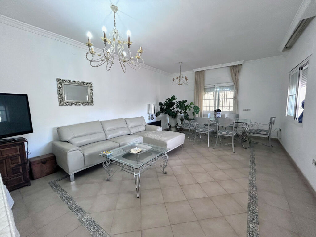 Detached Villa San Pedro de Alcántara Málaga - image 4
