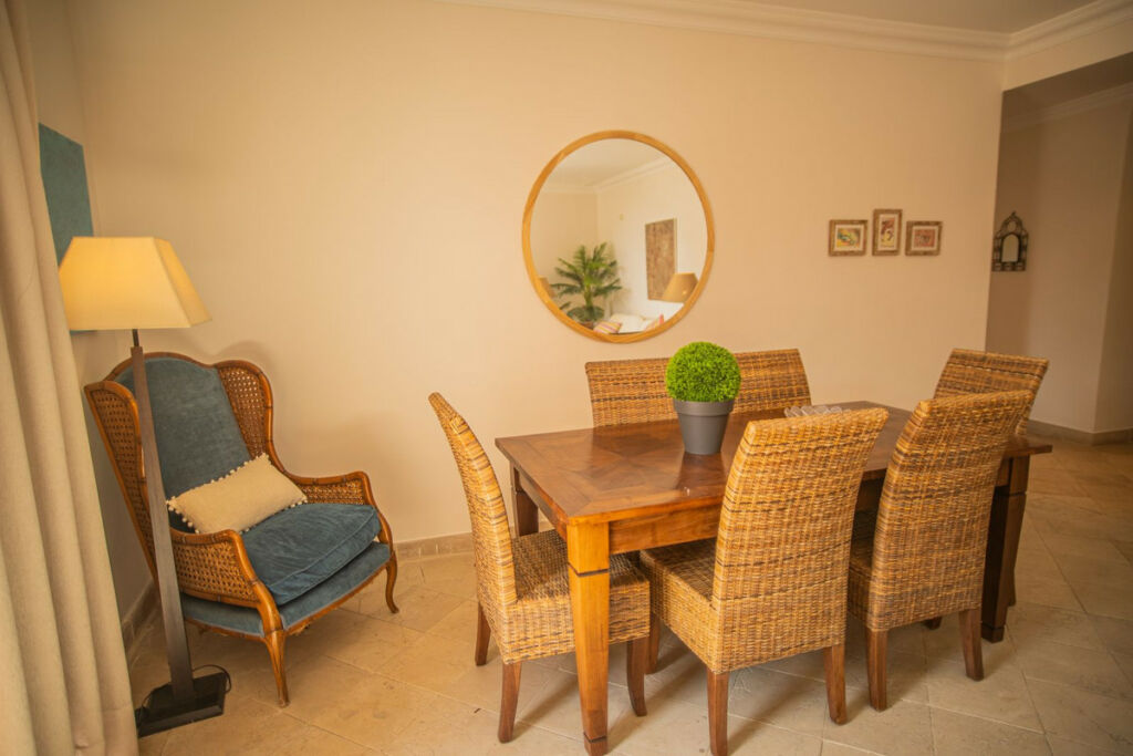 Middle Floor Apartment El Paraiso Málaga - image 5