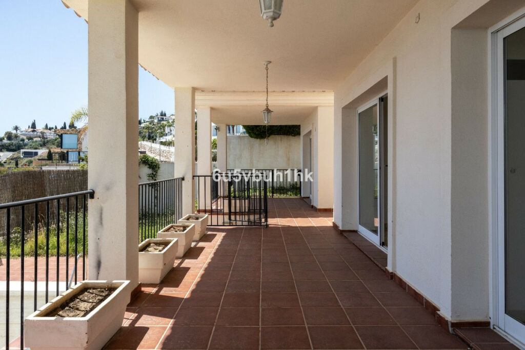 Detached Villa Benalmadena Málaga - image 4