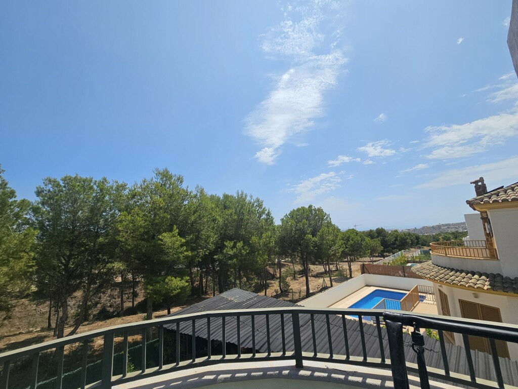 Detached Villa Finestrat Alicante - image 4