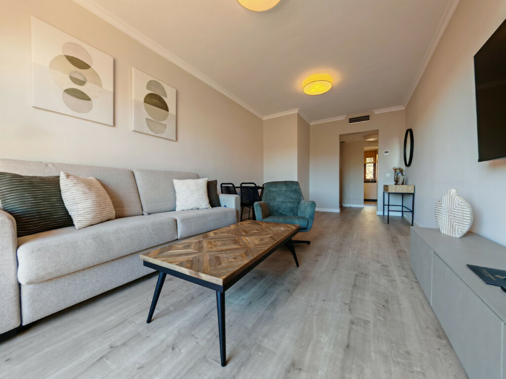 Middle Floor Apartment Benahavís Málaga - image 4