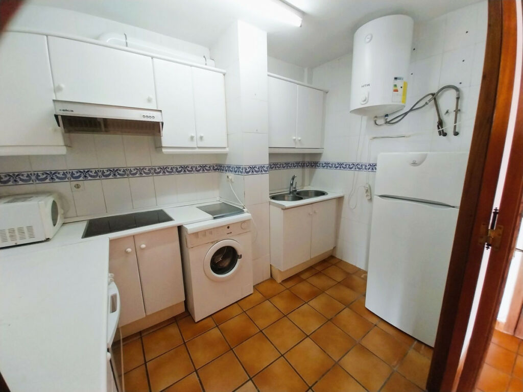 Middle Floor Apartment Calahonda Málaga - image 5