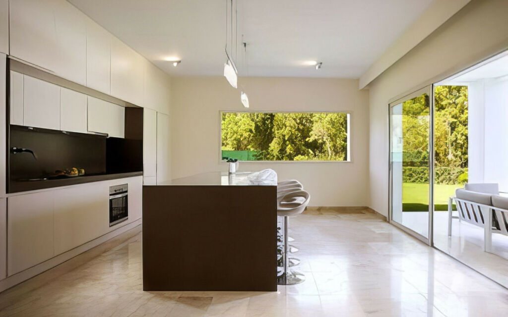 Detached Villa Guadalmina Baja Málaga - image 4