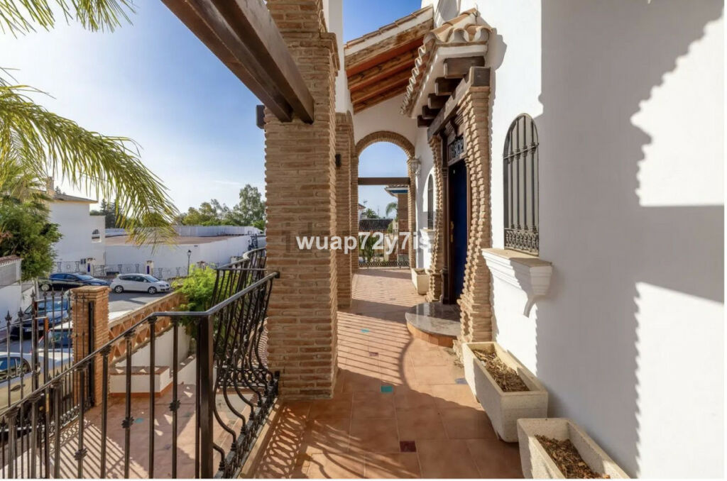Detached Villa Benalmadena Málaga - image 4