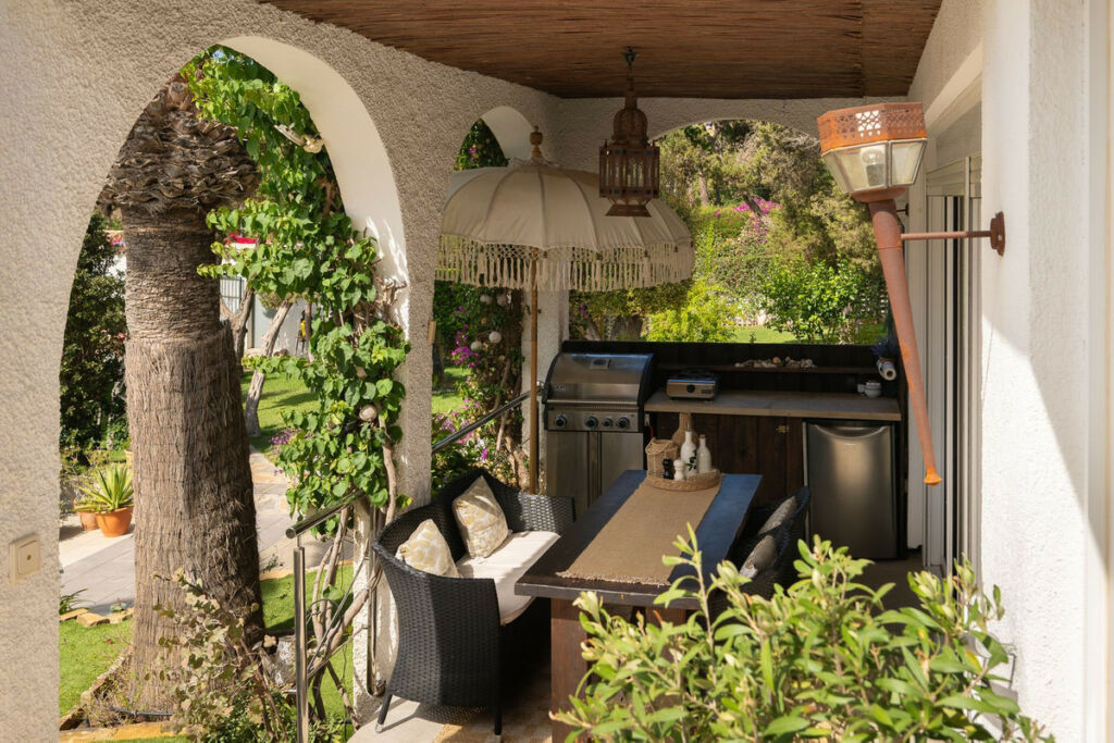 Detached Villa Marbesa Málaga - image 4