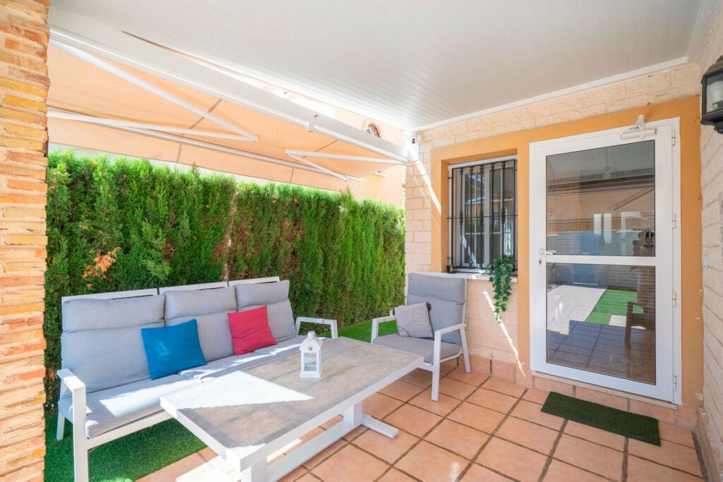 Townhouse Guardamar del Segura Alicante - image 4