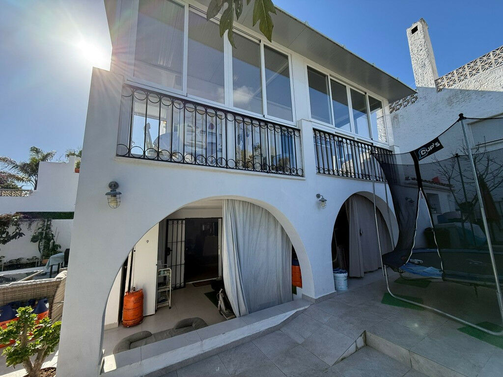 Townhouse Estepona Málaga - image 4