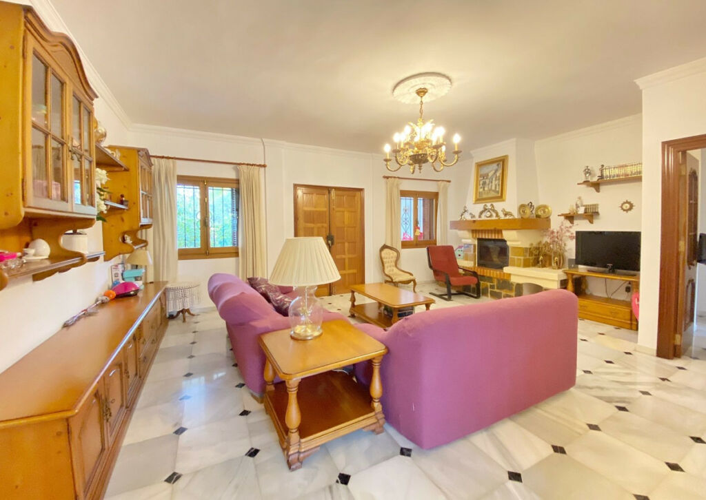 Detached Villa Marbella Málaga - image 4