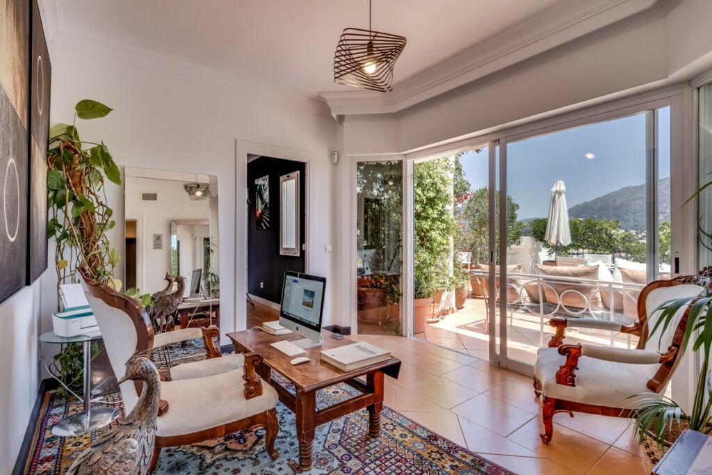 Penthouse Nueva Andalucía Málaga - image 4
