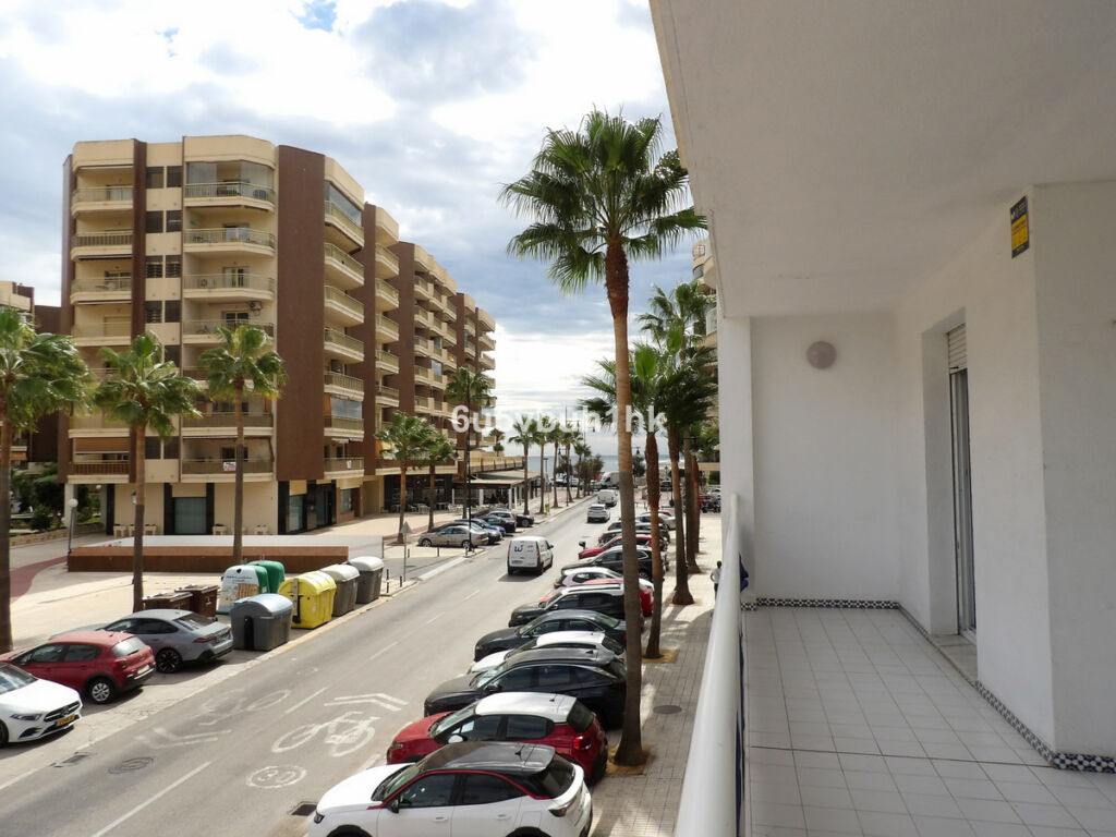 Middle Floor Apartment Fuengirola Málaga - image 4