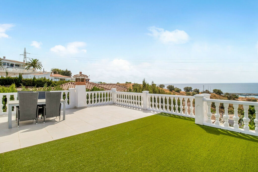 Detached Villa Caleta de Vélez Málaga - image 4