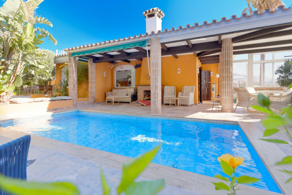 Detached Villa Torremuelle Málaga - image 4