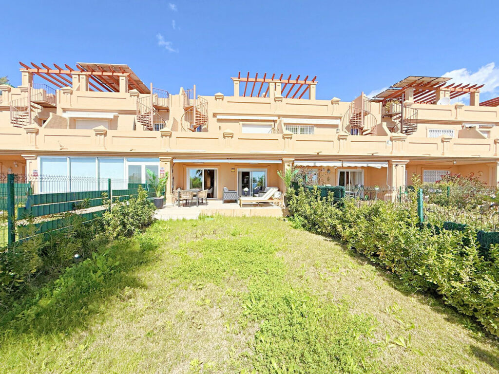 Townhouse Estepona Málaga - image 4