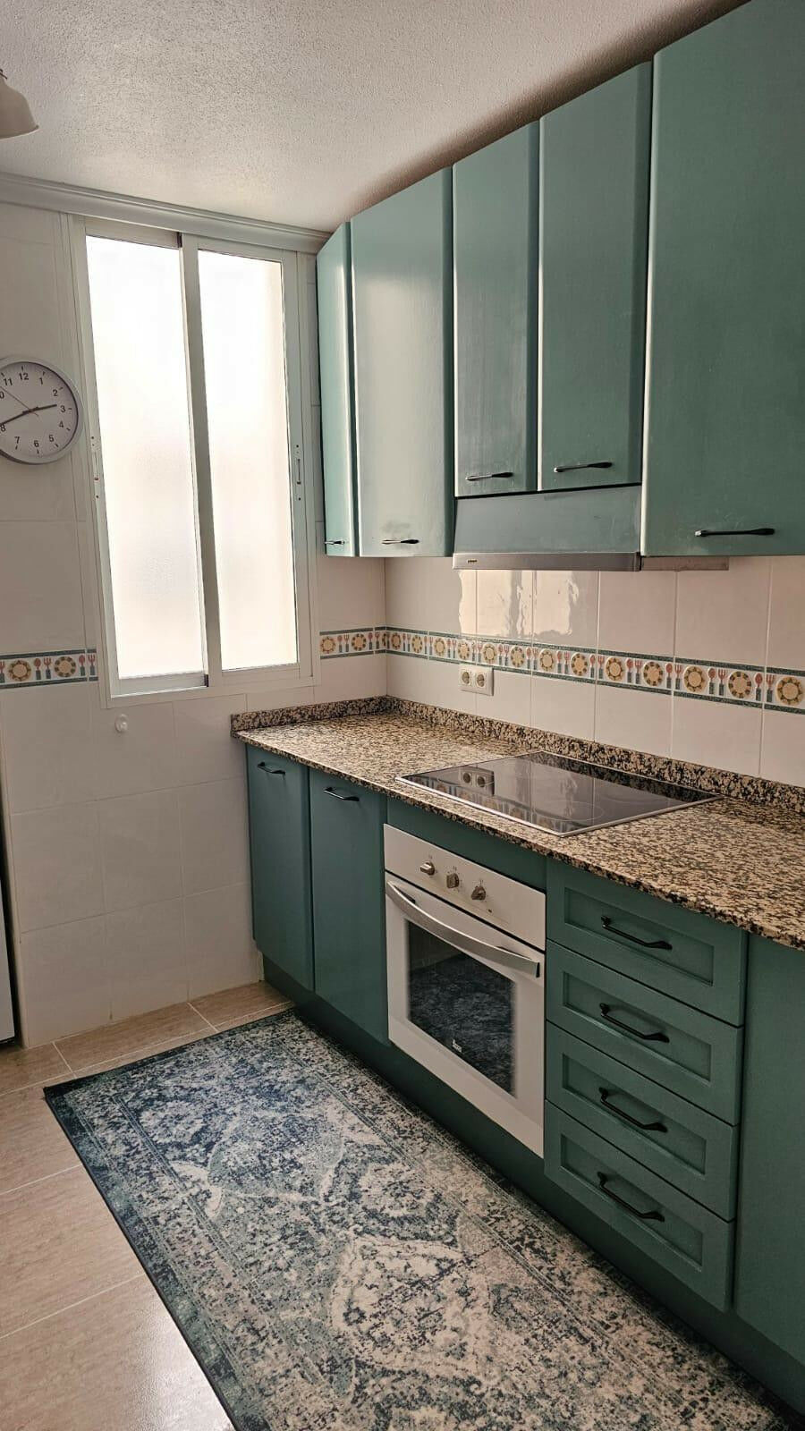 Middle Floor Apartment Torrevieja Alicante - image 4