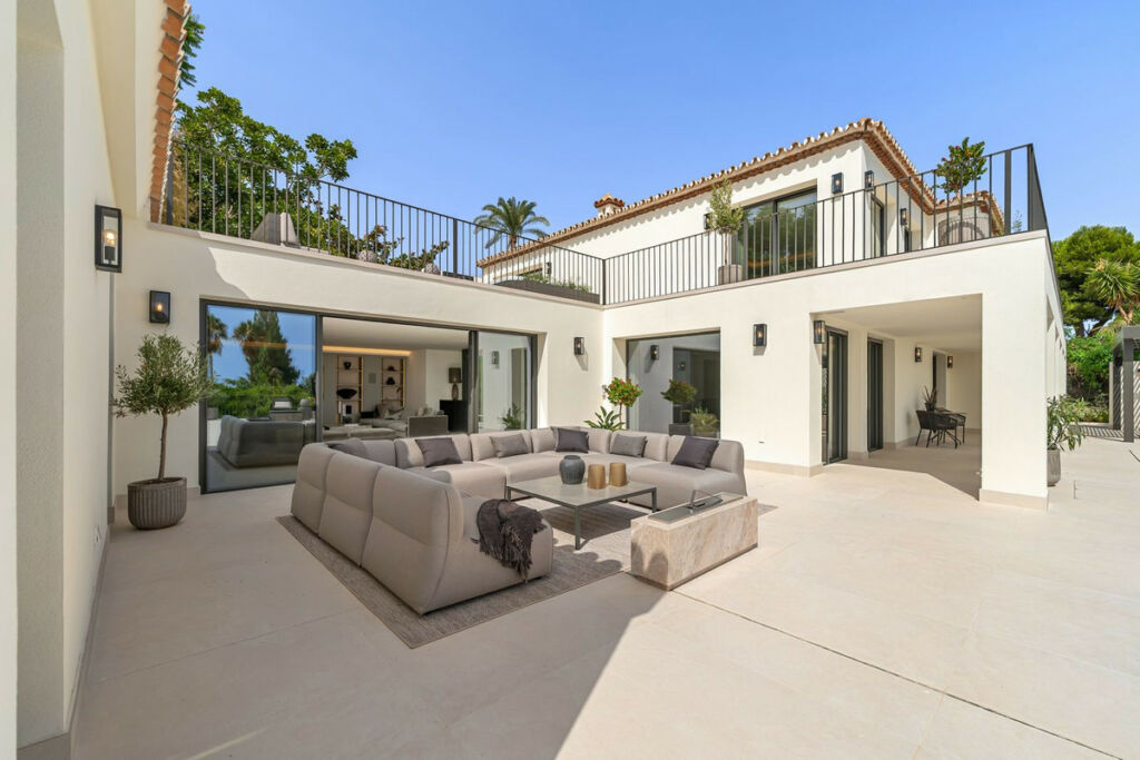 Detached Villa The Golden Mile Málaga - image 4
