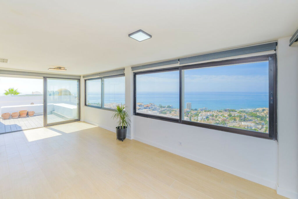 Penthouse Riviera del Sol Málaga - image 4