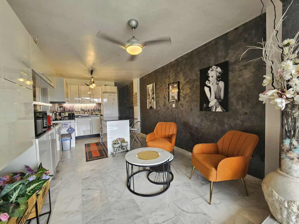 Middle Floor Apartment Casares Playa Málaga - image 4