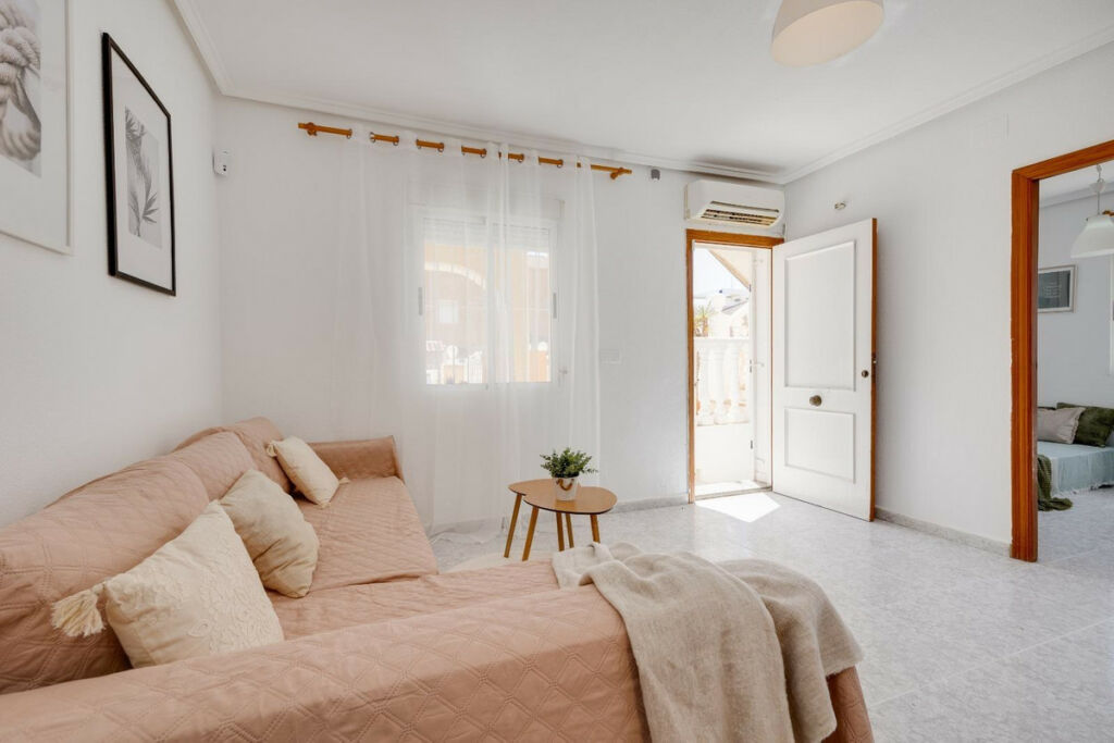 Bungalow Torrevieja Alicante - image 4