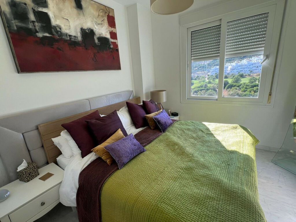 Top Floor Apartment Estepona Málaga - image 4