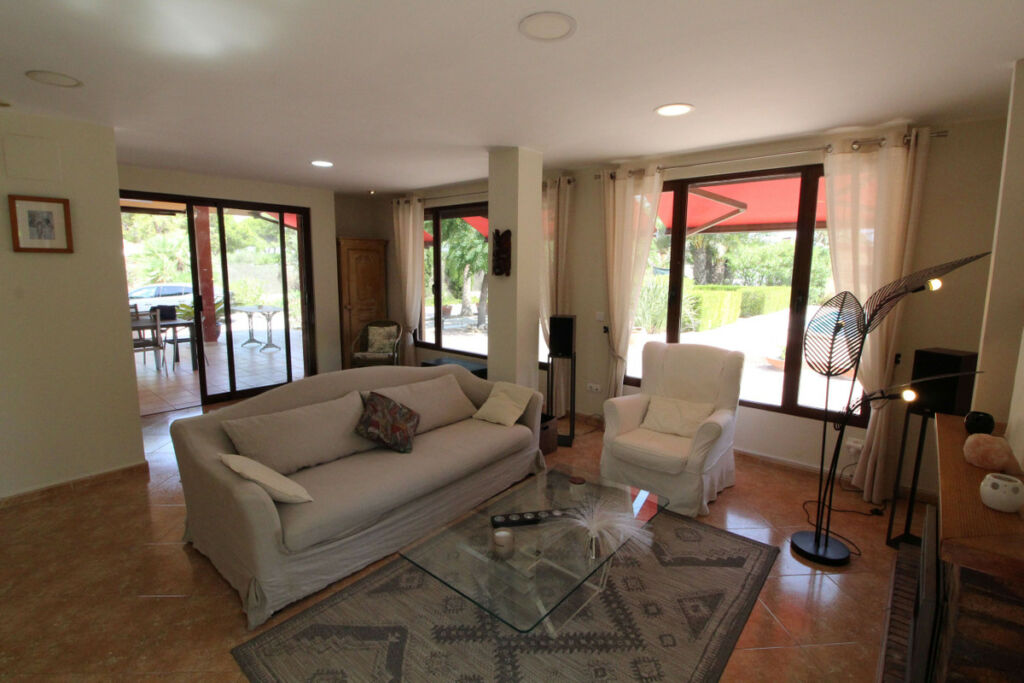 Detached Villa Valverde Alicante - image 4