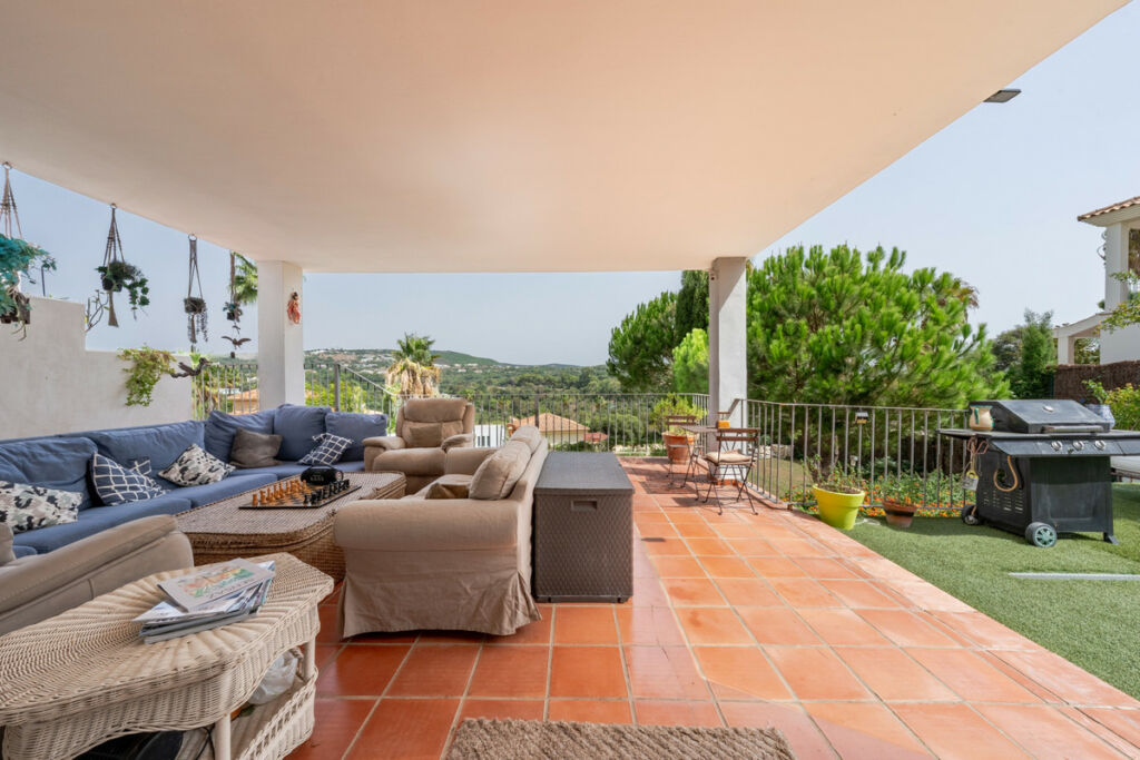 Detached Villa Sotogrande Alto Cádiz - image 4