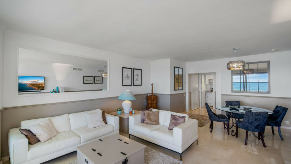 Middle Floor Apartment New Golden Mile Málaga - image 4
