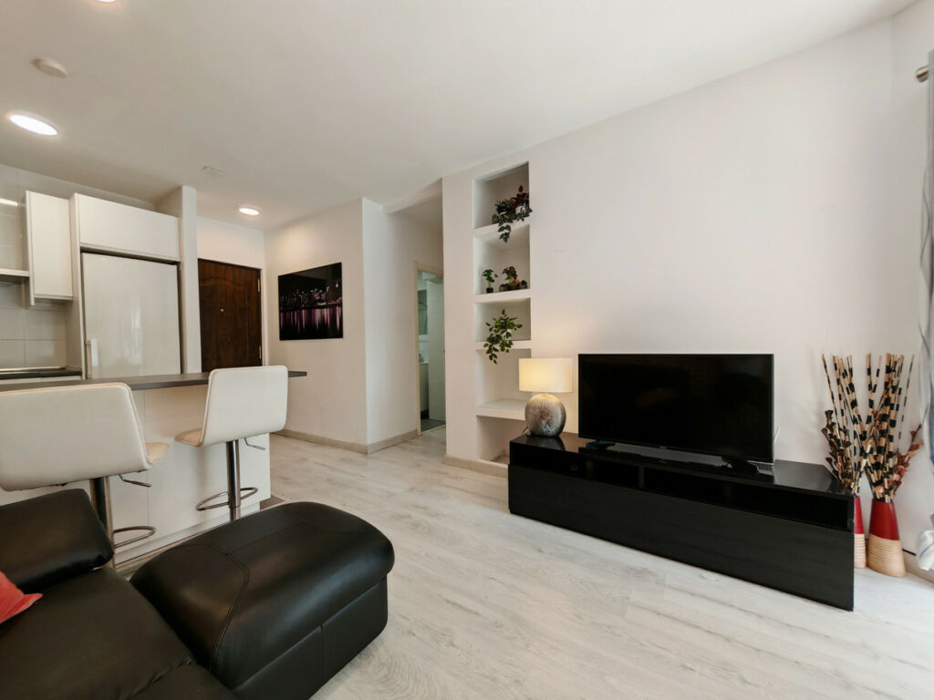 Middle Floor Apartment Marbella Málaga - image 4