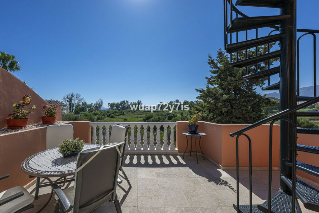 Penthouse Estepona Málaga - image 4