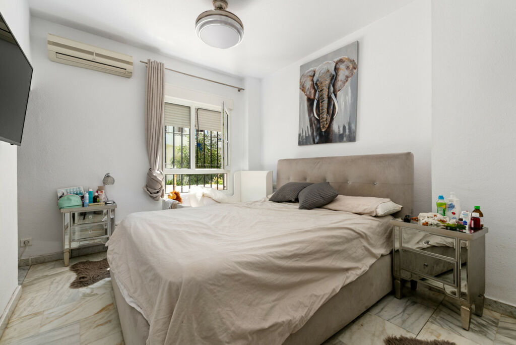 Ground Floor Apartment La Campana Málaga - image 4