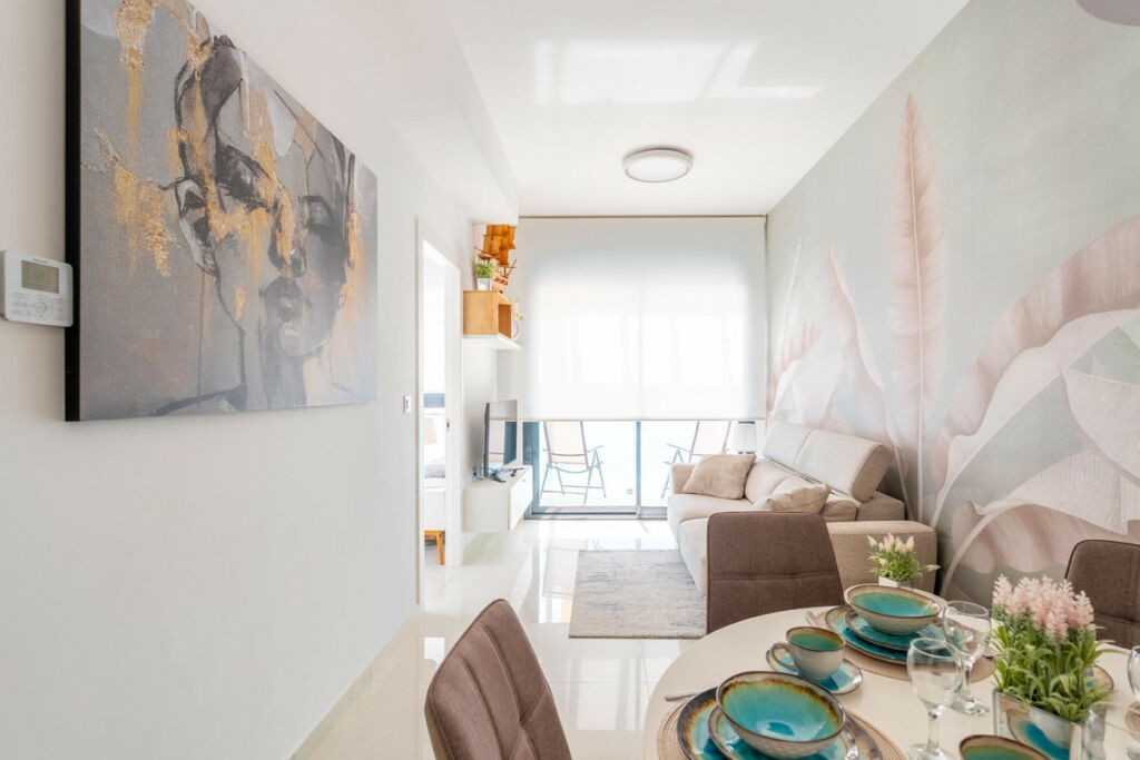 Middle Floor Apartment Torrevieja Alicante - image 4