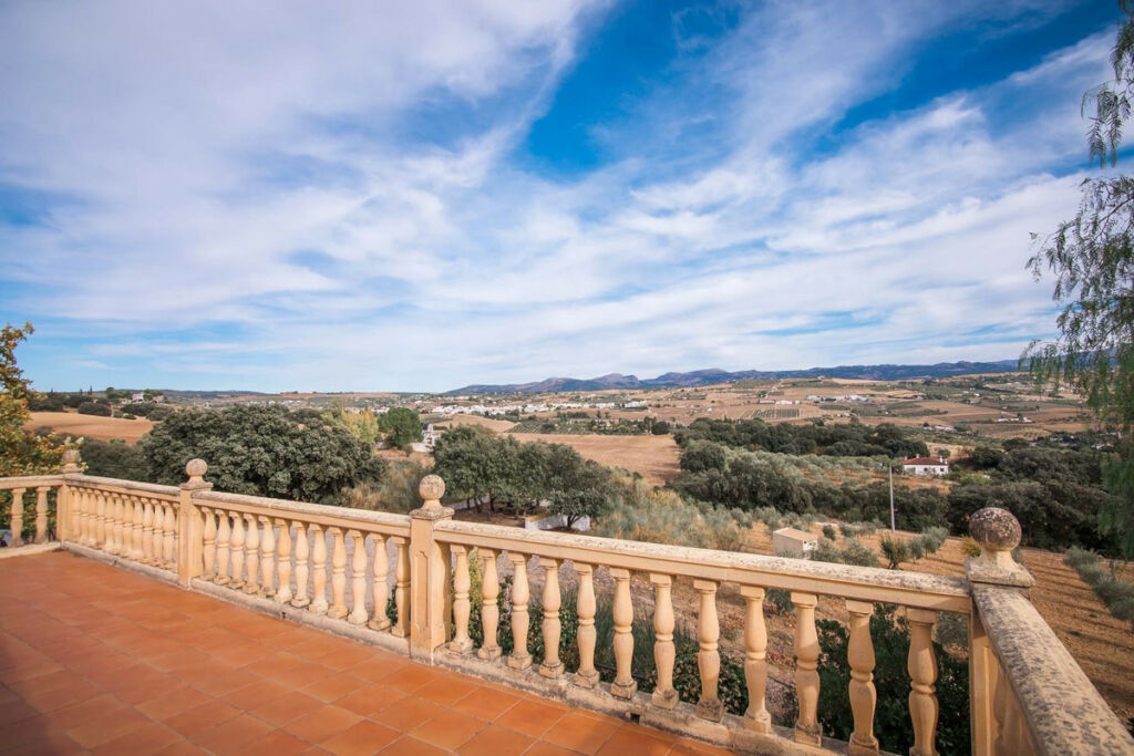 Detached Villa Ronda Málaga - image 4