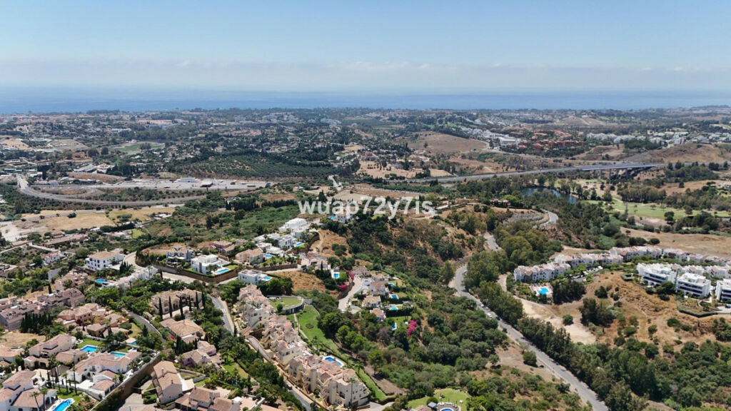 Residential Plot Benahavís Málaga - image 4