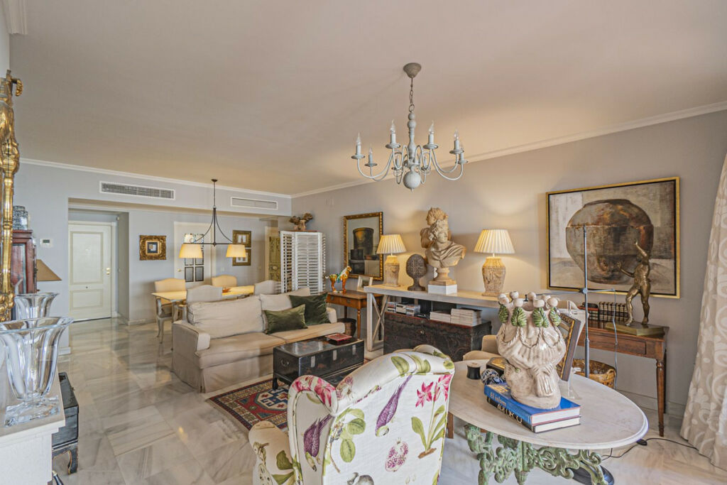 Middle Floor Apartment Hacienda del Sol Málaga - image 4
