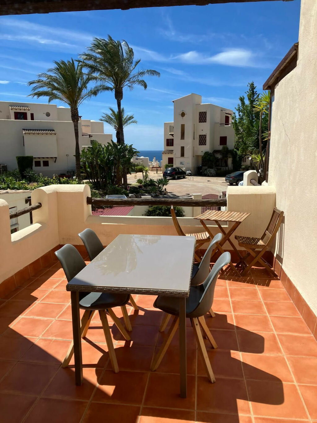 Middle Floor Apartment Casares Playa Málaga - image 4