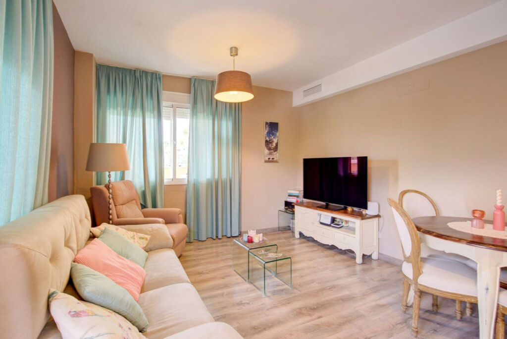 Middle Floor Apartment La Cala de Mijas Málaga - image 4