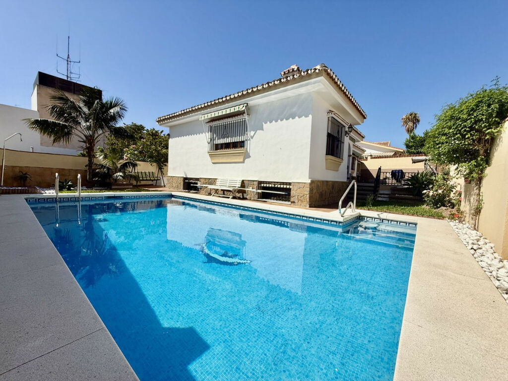 Detached Villa Benalmadena Málaga - image 4