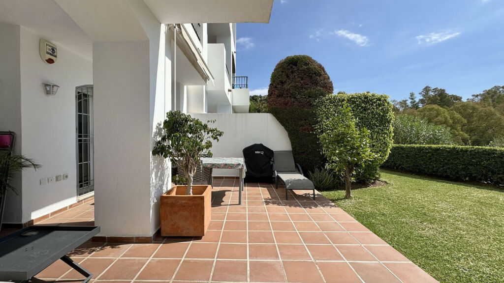 Ground Floor Apartment Los Arqueros Málaga - image 4