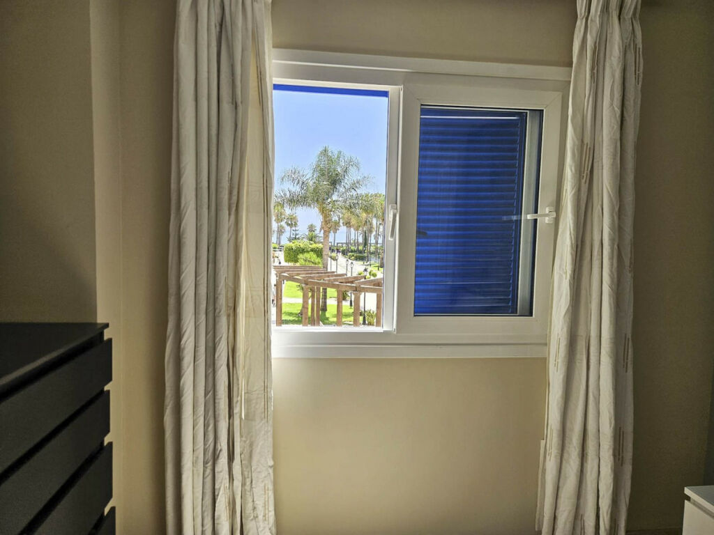 Middle Floor Apartment San Luis de Sabinillas Málaga - image 4