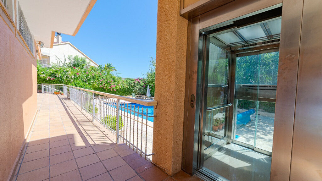 Detached Villa Campoamor Alicante - image 4